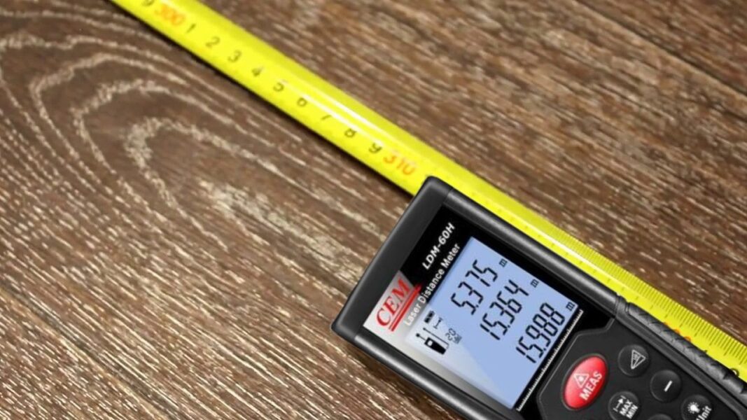 máy đo khoảng cách laser CEM LDM60H