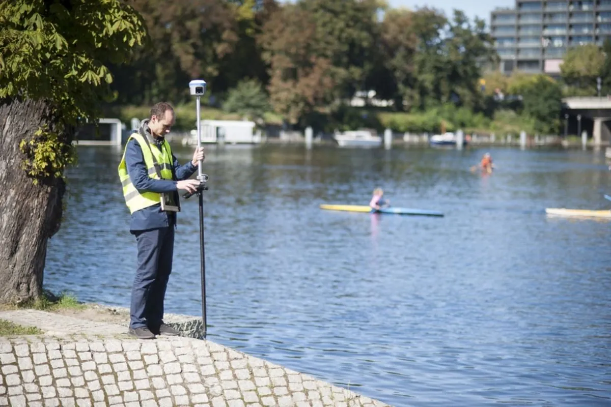 MAY GNSS RTK SATLAB TR7